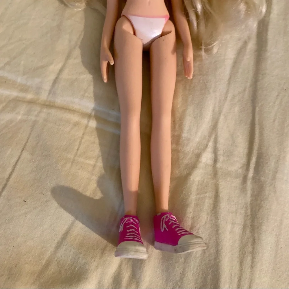 Moxie Girlz Doll Girl A Very Blonde Hair‎